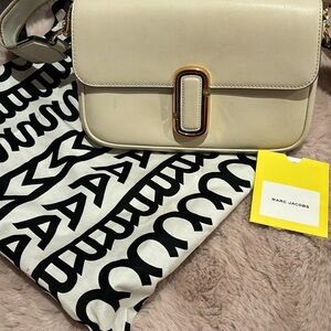 Marc Jacobs cream shoulder bag
